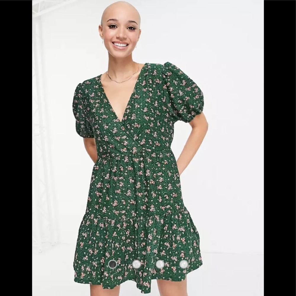 ASOS DESIGN Curve textured mini wrap dress Forest green floral US 18